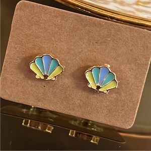 She’ll Stud Earrings